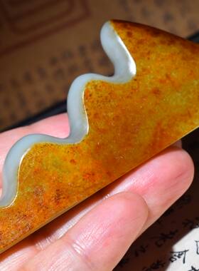 SBH416新疆的猫69.1克满红皮顶细高青白玉籽料苏工 笔架山