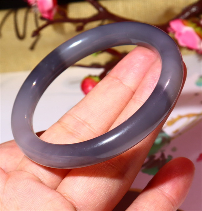 5mm,35.5克肉质细腻烟青玉手镯b79