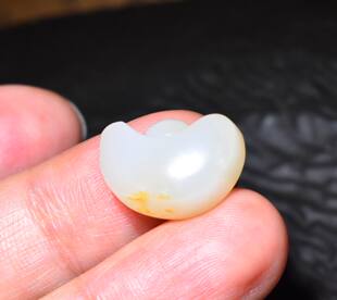 宝 白玉籽料招财元 JJ032411新疆 猫3.4克保留原皮油润