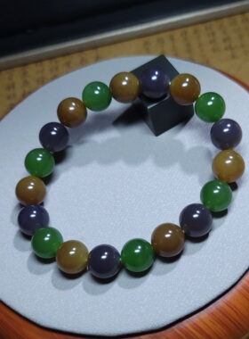 Z020206 新疆的猫29.2克滋润冒油特细色彩绚烂惊艳和田玉多宝手串