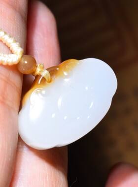 JJ0031215新疆的猫8.0克高油份鸿运当头且末糖白玉如意锁