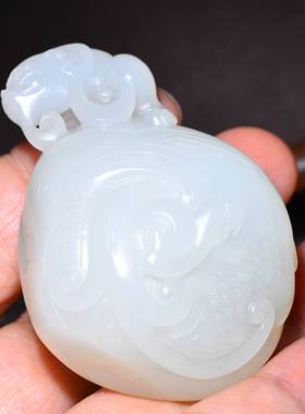 新疆的猫51.8克，熟润细腻白玉籽料苏工“仿古龙”把件SBH244
