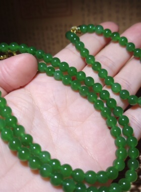 zg032003新疆的猫29.3克色泽鲜美均匀的无黑点阳绿碧玉项链+手串