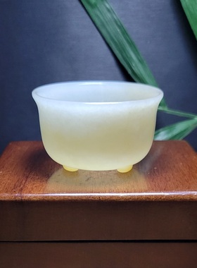 新疆的猫Z091504 41.2克油亮润泽高美粉糖山流水糖白玉苏工三足杯