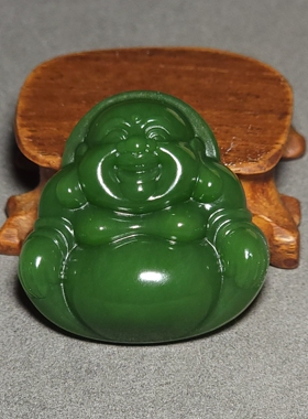 新疆的猫L103004 19.7克，色调鲜艳的老坑俄料菠菜绿碧玉佛挂坠