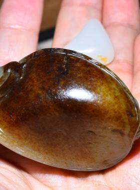 新疆的猫101.7克，油烟皮特细高青白玉籽料“龙龟”把件SBH312