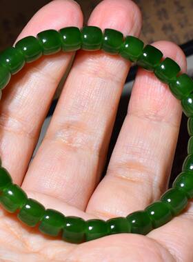 JJ013002新疆的猫17.5克色调鲜艳油润冰底菠菜绿碧玉直切手链