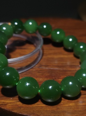 YQ011009新疆的猫45.0克直径12mm色调鲜亮颜色纯正菠菜绿碧玉手链