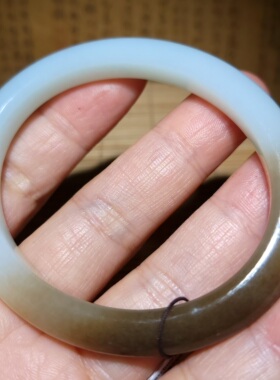 zg031105新疆的猫32.2克油脂感强烈白肉惊艳且末糖羊脂白玉贵妃镯