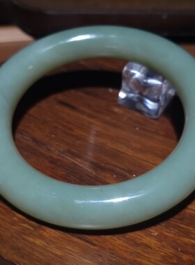 新疆的猫YQ101704 86.3克，内径59mm糯圆润且末蓝调圆条手镯