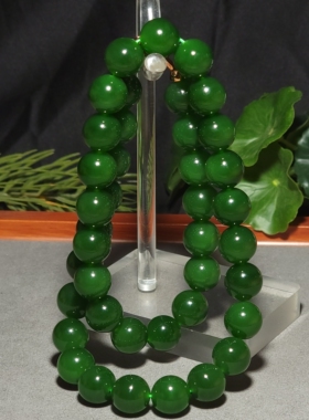 L123006 114.0克直径12.5mm色调浓艳色度纯正菠菜绿碧玉圆珠项链