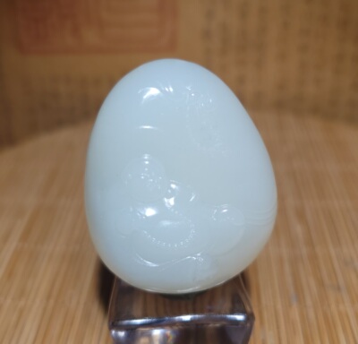 zg042101 新疆的猫32.8克，白度浓郁俄料脂白玉佛雕件和田玉