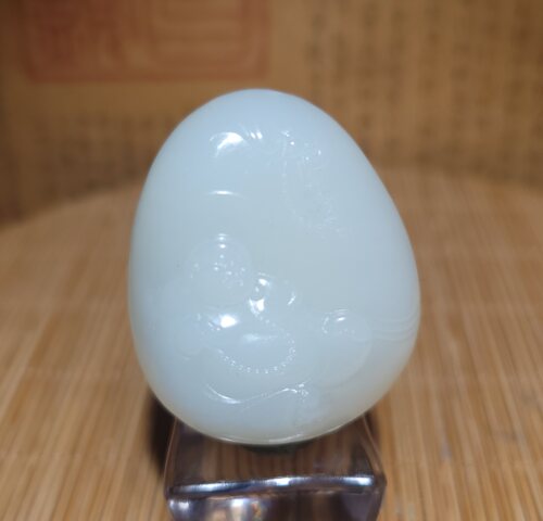 zg042101 新疆的猫32.8克，白度浓郁俄料脂白玉佛雕件和田玉