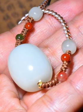 新疆的猫JJ092910  16.6克（含绳）特油肉细俄料白玉勒子挂坠