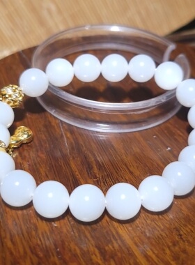 YQ031102 新疆的猫30.2克直径10mm白度浓郁俄料羊脂玉圆珠手链