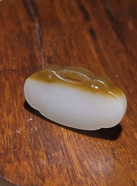 新疆的猫YQ121305 13.0克，高油份鸿运当头且末糖白玉如意锁