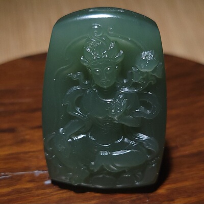 YQ030509 新疆的猫49克肉质细腻色调鲜亮的青海老坑湖水绿观音牌