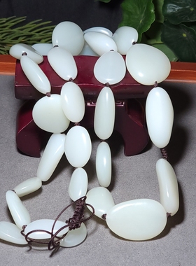 新疆的猫L122206 160.1克，顶细顶糯且末米达料羊脂白玉随型项链