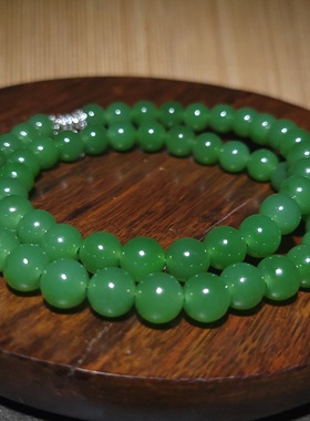 YQ012408新疆的猫直径8mm46.6克色调浓郁和田玉嫩阳绿碧玉项链