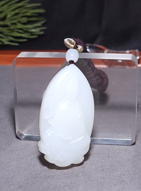 新疆的猫L091705 38.4克，脂粉浓郁老坑黑皮俄料羊脂白玉观音雕件