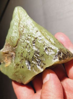 新疆的猫BOB010804 201克，吐拉牧场黄口高货戈壁钢板料大牌子