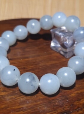 YQ011802 42.6克，直径12mm和田玉黑山料青花圆珠手链   新疆的猫