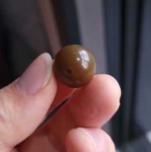 新疆 6.1克R16肉细高油份色度浓郁且末老红糖玉大圆珠 猫Z122904