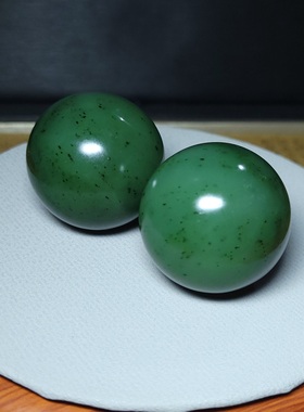 Z012003 新疆的猫108.0克手感极为舒适油亮碧玉健身球把玩和田玉