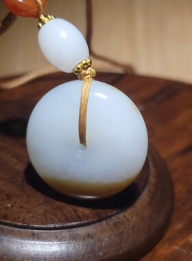 YQ020207 新疆的猫14.6克油脂感强烈的且末红糖羊脂白玉平安扣