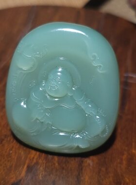 YQ031504  33.5克和田玉玻璃底粉青荧光碧玉佛牌挂件   新疆的猫