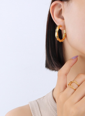 港风气质ins扭纹c形耳环跨境热销钛钢镀18k真金耳钉饰品 f249