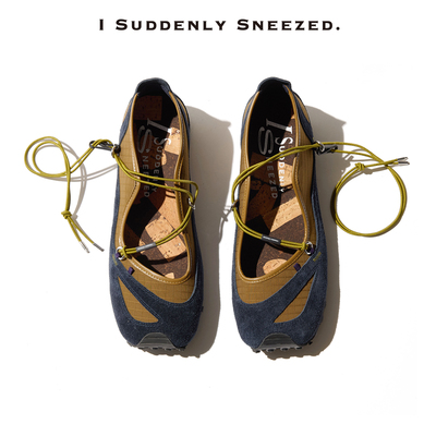 不沉闷的深色轻训芭蕾鞋