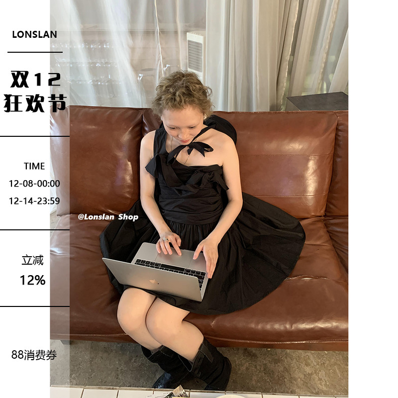 斜边黑天鹅俏皮短款连衣裙