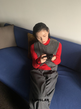 LOSLAN 2024秋冬新款小众复古百搭圆领系扣叠穿针织坎肩马甲上衣