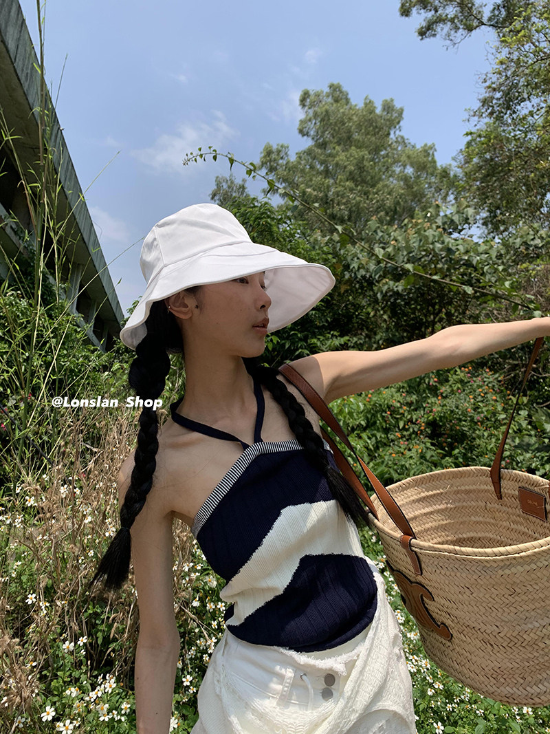 【小Q家】吊带性感露腰显瘦度假风连衣裙女修身设计感chic小黑裙_虎窝淘