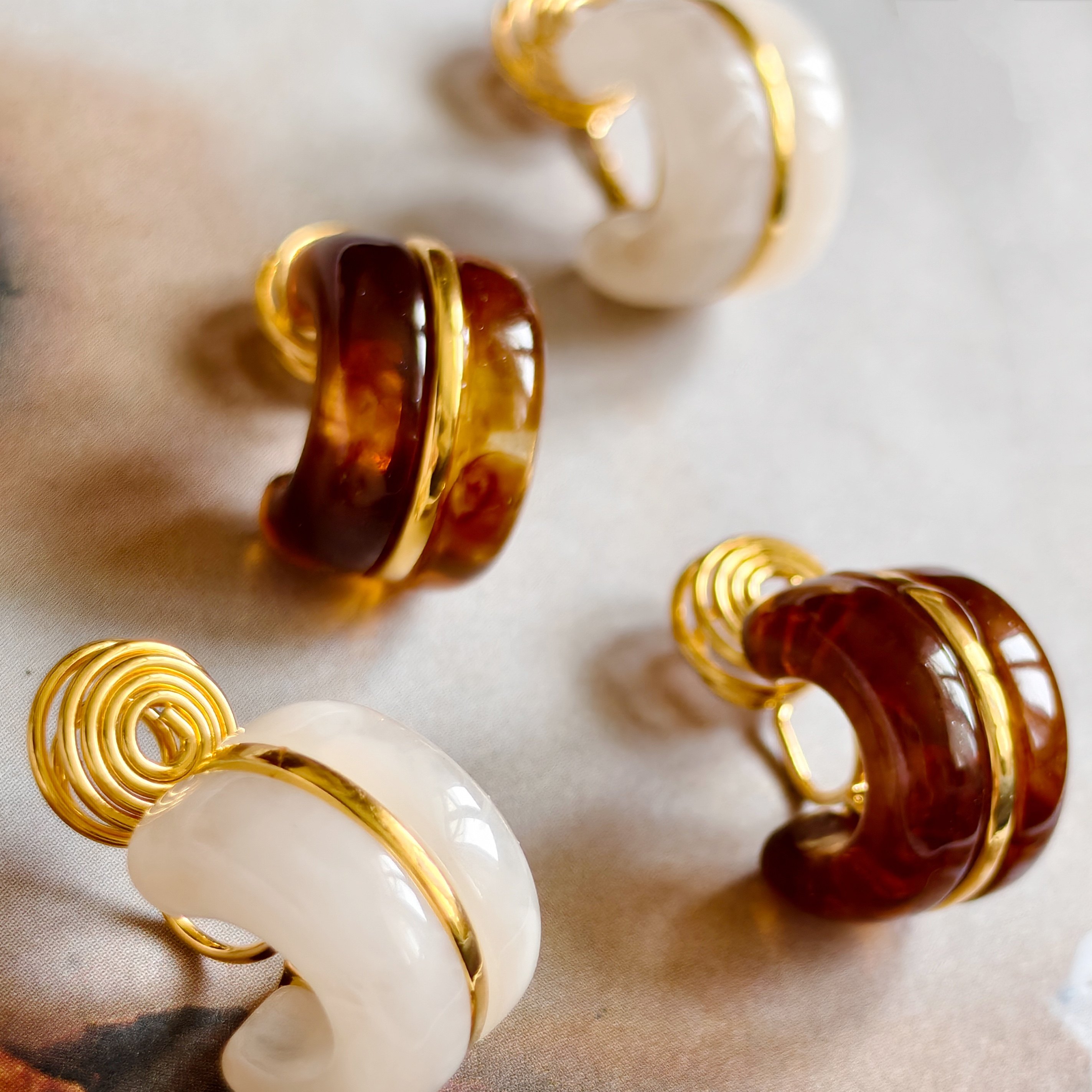 法式复古小众设计感高级气质耳环琥珀色白色小圆圈耳钉蚊香盘耳夹,饰品/流行首饰/时尚饰品新,耳夹,淘宝优惠券,粉丝福利购,淘宝优惠卷