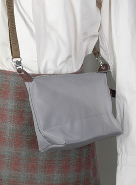 灰色mini小饺子包小号小容量女款女士斜挎包新款高级感通勤手机包