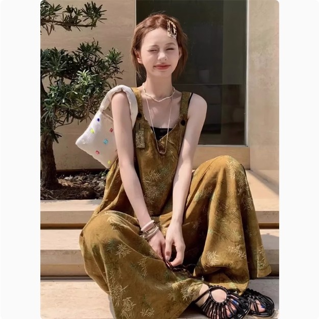 宽松休闲V领吊带连体裤裙女夏季清凉显白黄绿竹子印花背带阔腿裤