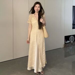 夏季2026新款女装胖mm温柔纯色吊带连衣裙+中长款钩花罩衫两件套