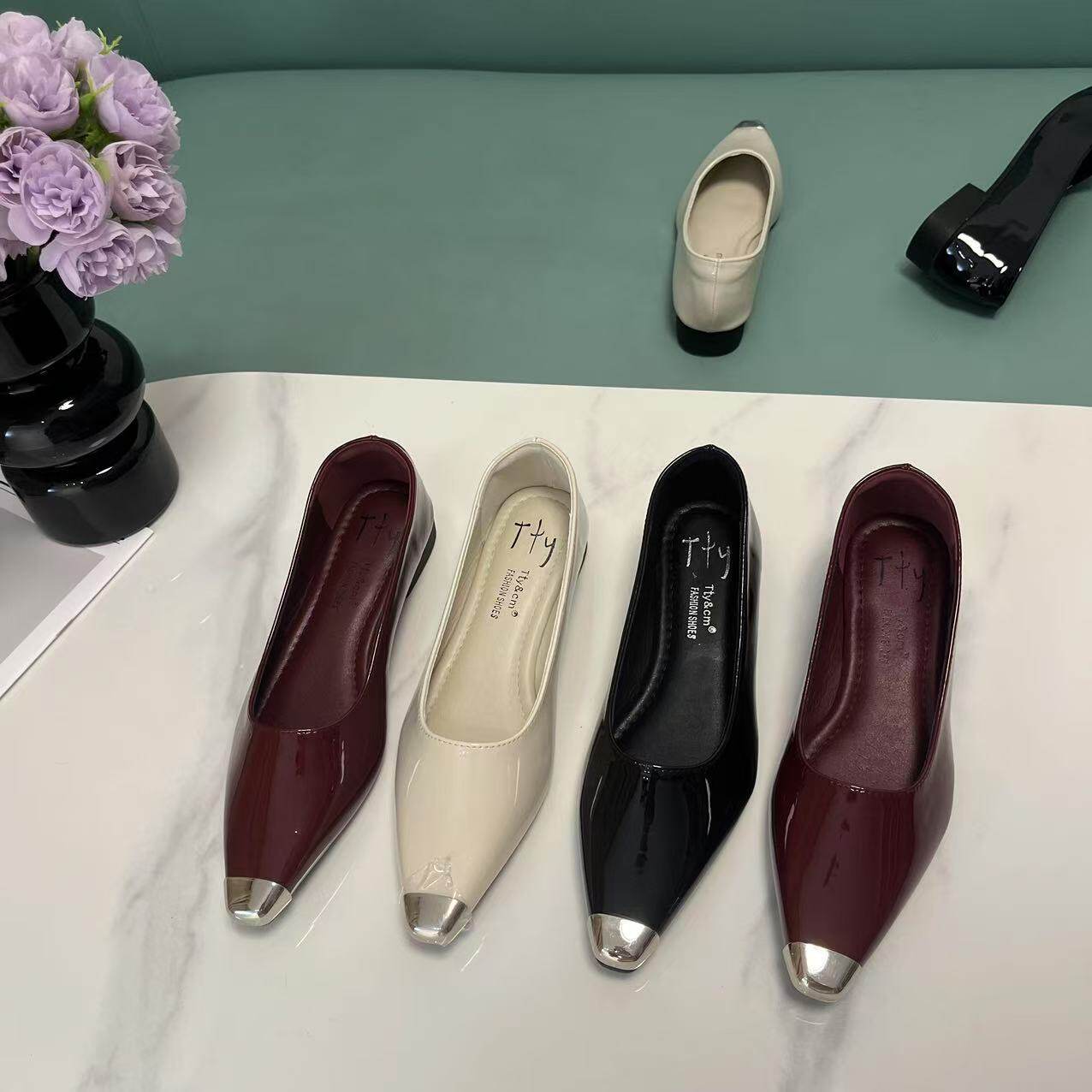 法式气质尖头浅黄单鞋女鞋子2025春夏季平底优雅小众配裙子晚晚鞋