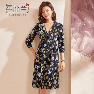 香沐兰2025年新款连衣裙时尚显瘦复古长裙春装收腰针织大码碎花裙