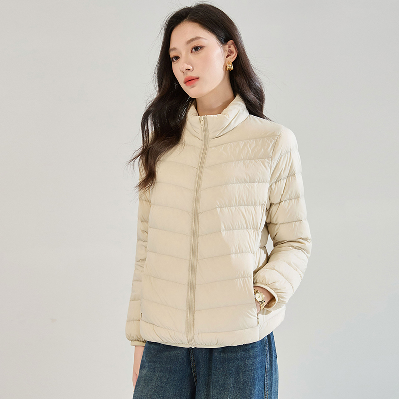 90绒简约休闲立领轻薄款羽绒服