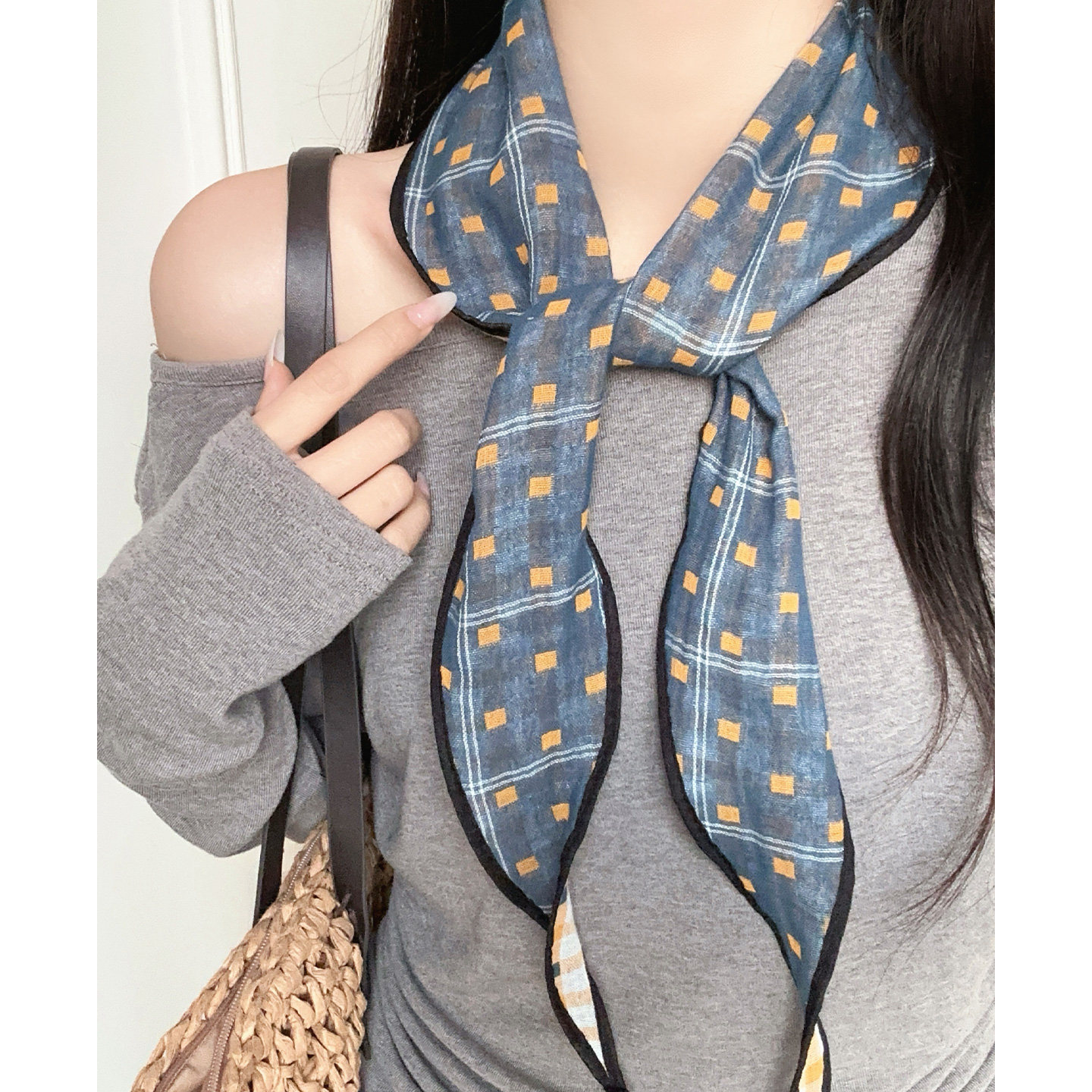复古蓝色格子波点三角丝巾女配饰高级感气质韩系小众系脖围巾领巾,服饰配件/皮带/帽子/围巾,围巾/丝巾/披肩,淘宝优惠券,粉丝福利购,淘宝优惠卷