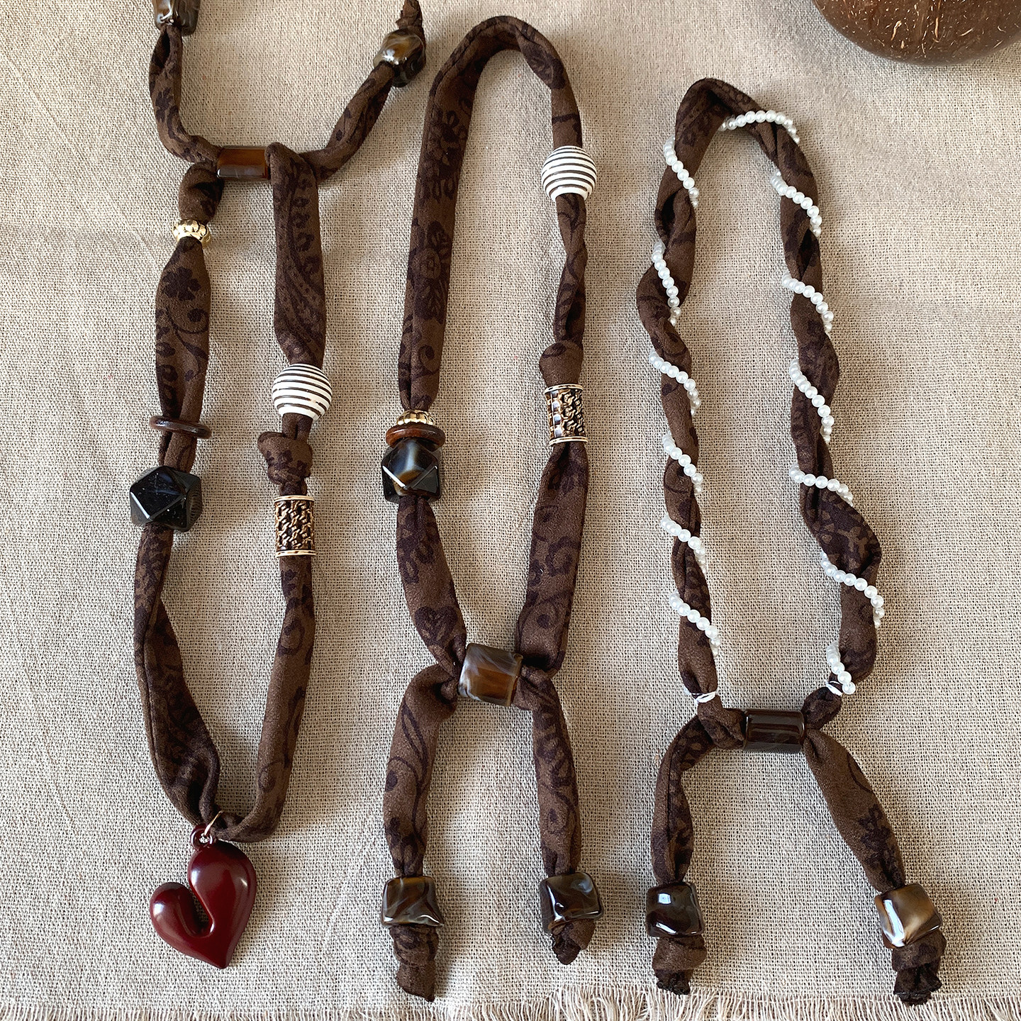 高级感咖色腰果花串珠丝巾项链女复古气质新款小众系脖配饰毛衣链,饰品/流行首饰/时尚饰品新,项链,淘宝优惠券,粉丝福利购,淘宝优惠卷