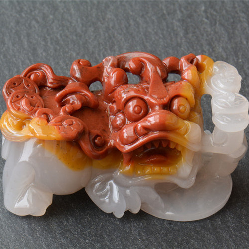 正宗云南黄龙玉霸王貔貅天然玉石手把玩件三彩老料手工雕刻带证书