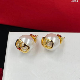 欧美风华论天家V字母珍珠简约百搭银针耳钉女赫本风秋冬耳饰耳环