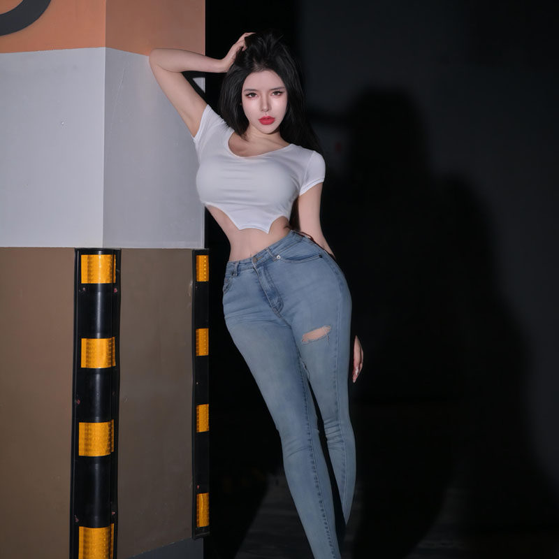 写真拍照百搭春夏深V透视简约风短袖T恤女修身显瘦高腰短款上衣潮