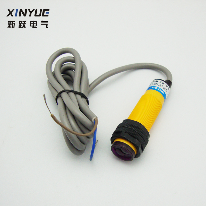沪工感应光电开关传感器E3F-DS20P1 漫反射型PNP直流三线常开