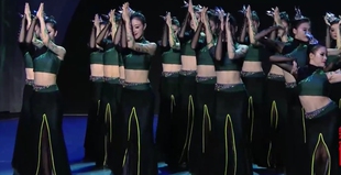 新款《夜竹朝露》新花腰傣族群舞服剧目服装艺考毕业专场演出服