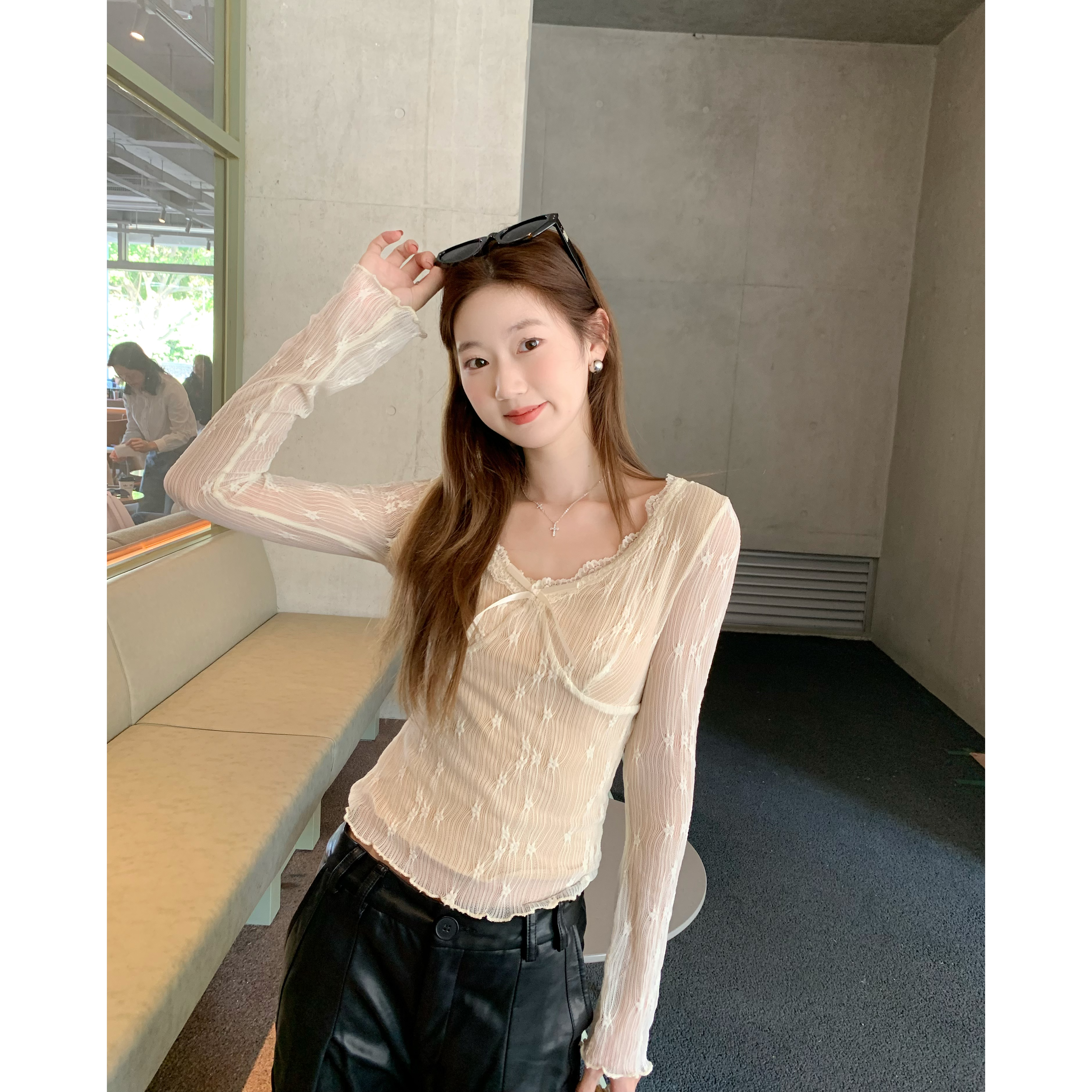 桃吱吱蕾丝大V领磨毛加绒长袖打底衫气质时尚简约长袖百搭上衣女,女装/女士精品,T恤,淘宝优惠券,粉丝福利购,淘宝优惠卷